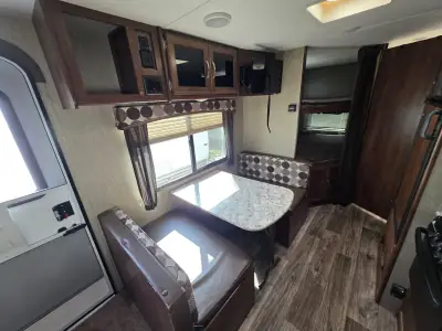 2018 Keystone Passport Ultra Lite Express 239ML photo 9