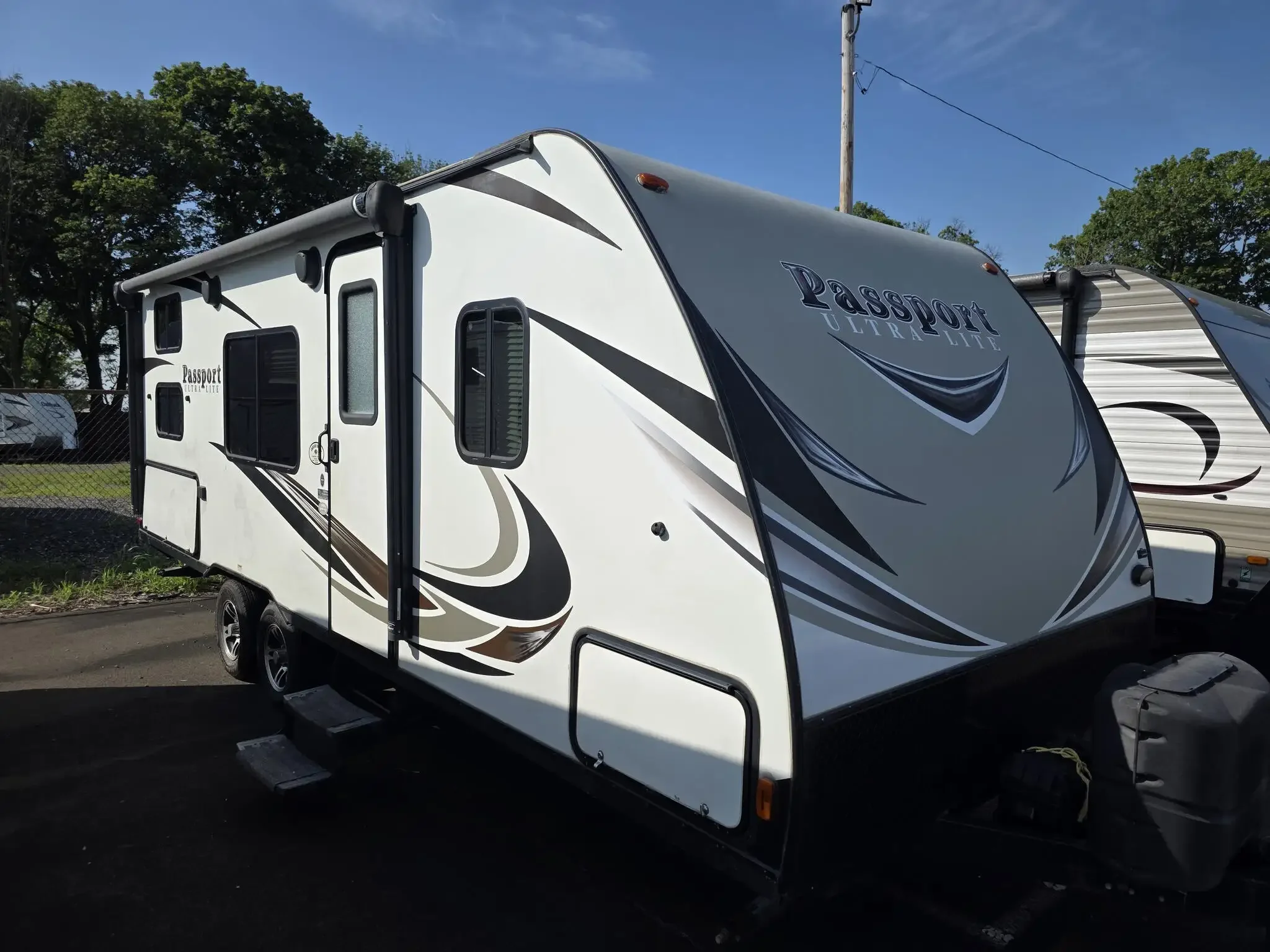 2018 Keystone Passport Ultra Lite Express 239ML exterior