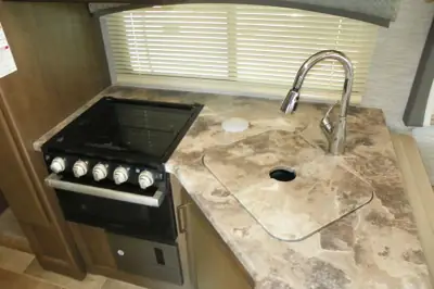 2021 Thor Motor Coach Chateau 26B photo 11