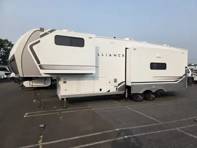 2027 Alliance Paradigm 310RL photo 2