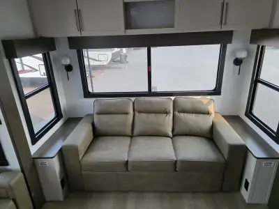 2027 Alliance Paradigm 310RL photo 10