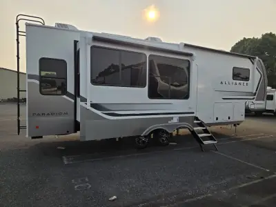 2027 Alliance Paradigm 310RL photo 3