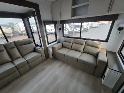 2027 Alliance Paradigm 310RL photo 8