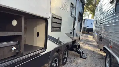 2019 Surveyor By Forest River Surveyor Legend 240BHLE photo 9