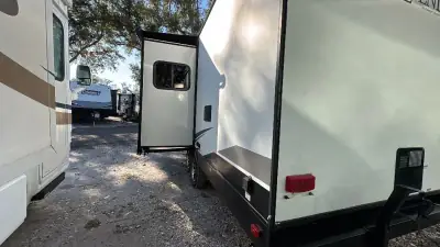 2019 Surveyor By Forest River Surveyor Legend 240BHLE photo 3