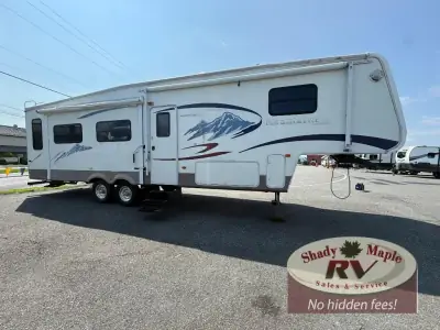 2005 Keystone Mountaineer 328RLS photo 3