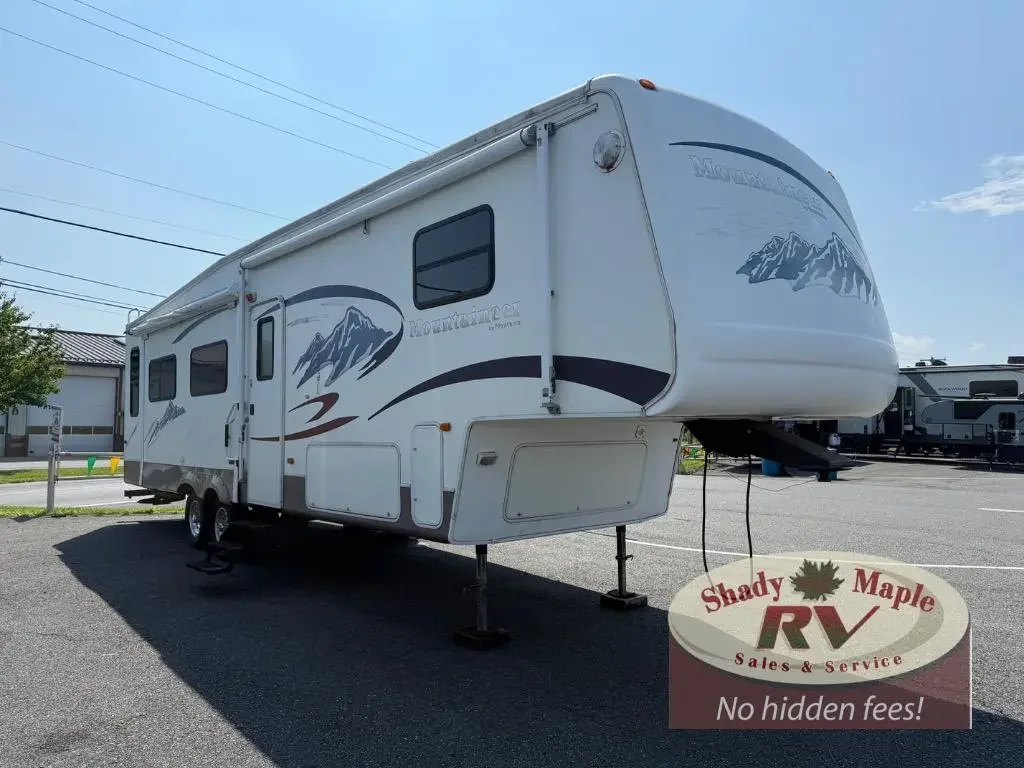 2005 Keystone Mountaineer 328RLS exterior