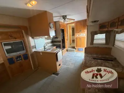 2005 Keystone Mountaineer 328RLS photo 16