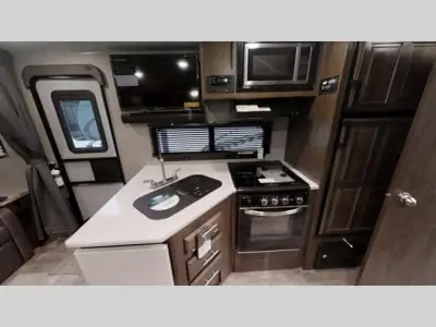 2020 Forest River Rockwood Mini Lite 2507S photo 3