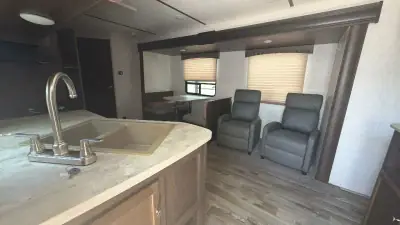 2019 Starcraft Autumn Ridge Outfitter 26BHS photo 10