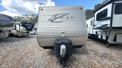 2015 Crossroads Zinger 280BH photo 2