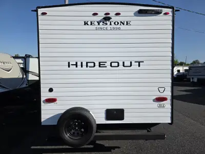2027 Keystone Hideout 262BH photo 5