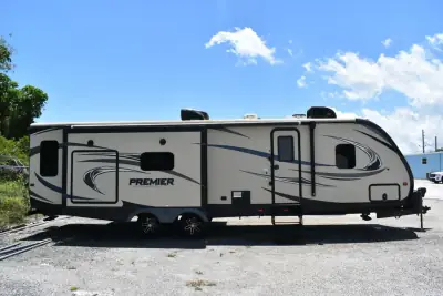 2018 Keystone Bullet 30RIPR photo 3