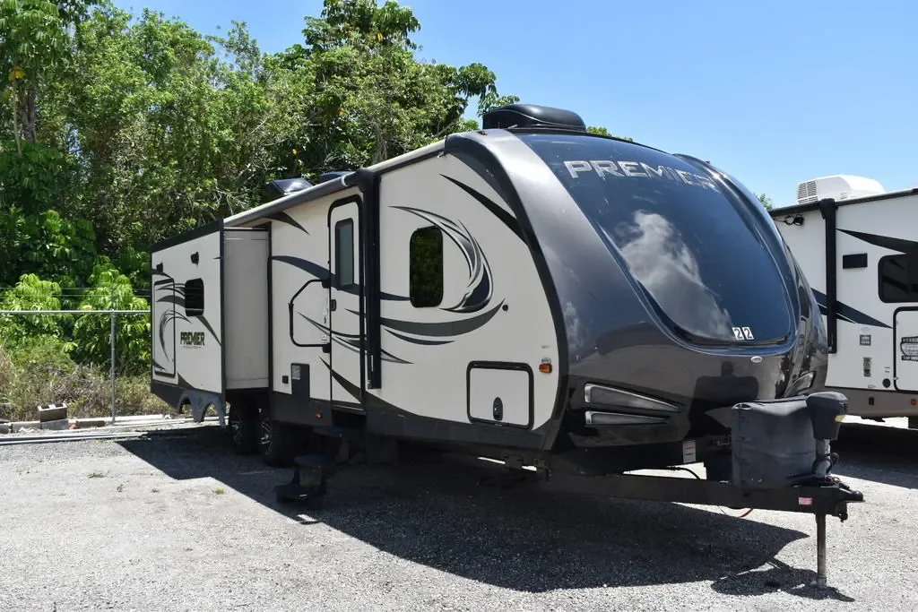 2018 Keystone Bullet 30RIPR exterior