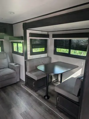 2021 Jayco Jay Flight 24RL photo 9