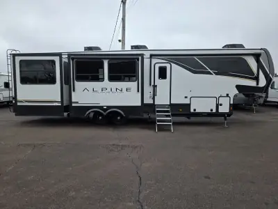 2025 Keystone Alpine Avalanche Edition 366LS photo 2