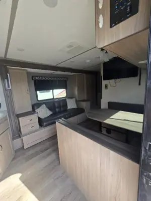 2020 Coachmen Freedom Express Ultra Lite 246RKS photo 7