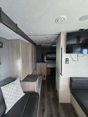 2020 Coachmen Freedom Express Ultra Lite 246RKS photo 9