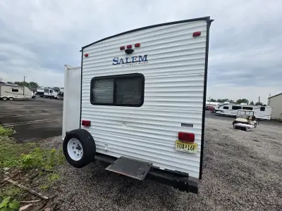 2018 Forest River Salem LE 28CKDS photo 5