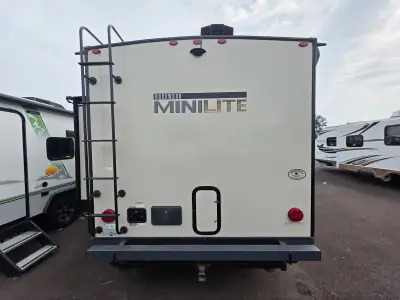 2022 Forest River Rockwood Mini Lite 2104S photo 4