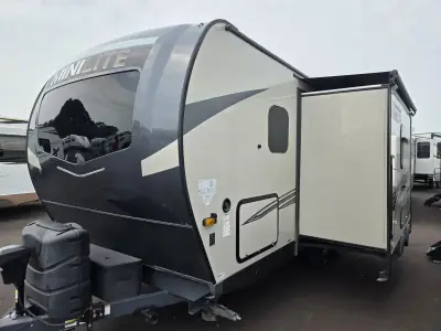 2022 Forest River Rockwood Mini Lite 2104S photo 2