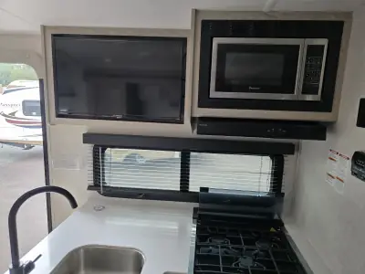 2022 Forest River Rockwood Mini Lite 2104S photo 15
