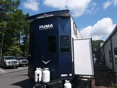 2027 Palomino PALOMINO PUMA 421LFT photo 6