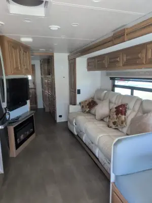 2024 Forest River Georgetown 7 Series GT7 36D7 photo 9
