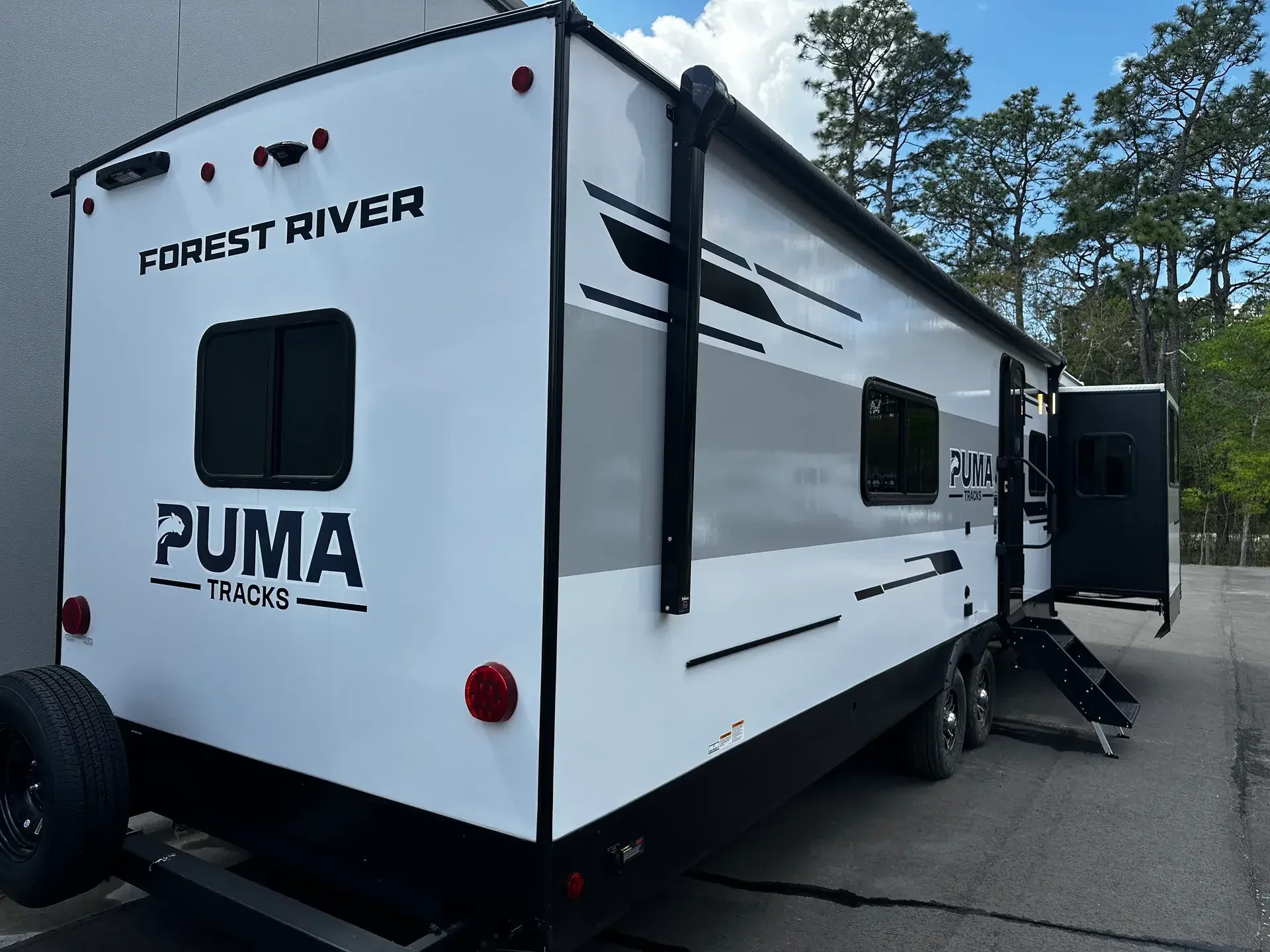 2026 Puma PUMA TRACKS 3300FLBS exterior