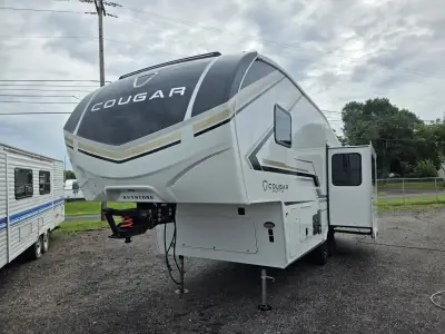 2026 Keystone Cougar Half-Ton 23MLE photo 2