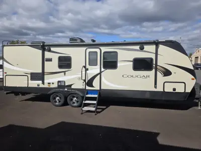 2019 Keystone Cougar Half-Ton 27RES photo 3
