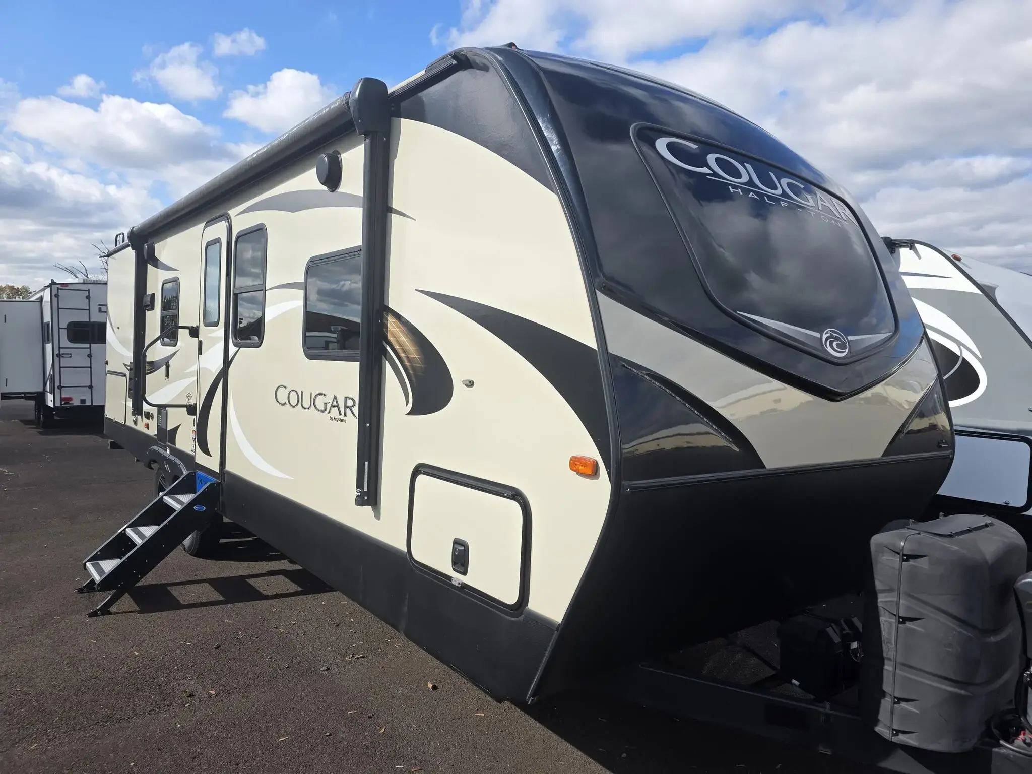 2019 Keystone Cougar Half-Ton 27RES exterior