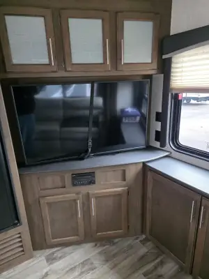 2019 Keystone Cougar Half-Ton 27RES photo 15