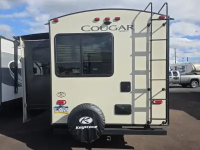 2019 Keystone Cougar Half-Ton 27RES photo 5