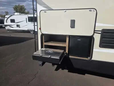 2019 Keystone Cougar Half-Ton 27RES photo 6