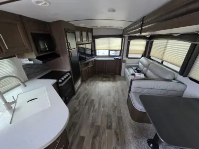 2019 Keystone Cougar Half-Ton 27RES photo 7