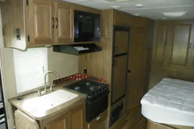 2017 Coachmen Prism 2200 LE photo 11