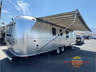 2018 Airstream Classic photo 5