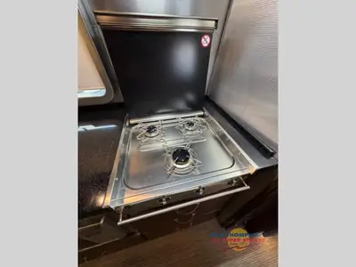 2018 Airstream Classic photo 9