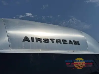 2018 Airstream Classic photo 26