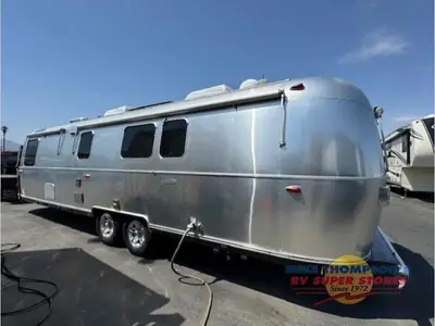 2018 Airstream Classic photo 4