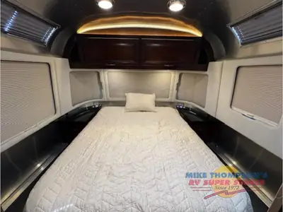 2018 Airstream Classic photo 15