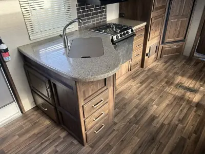 2017 Keystone Cougar 330RBK photo 6