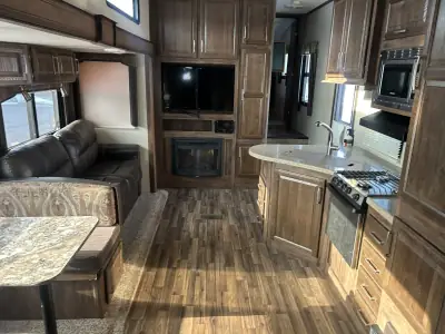 2017 Keystone Cougar 330RBK photo 12