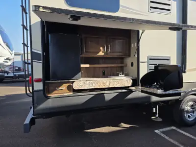 2017 Keystone Cougar 330RBK photo 5