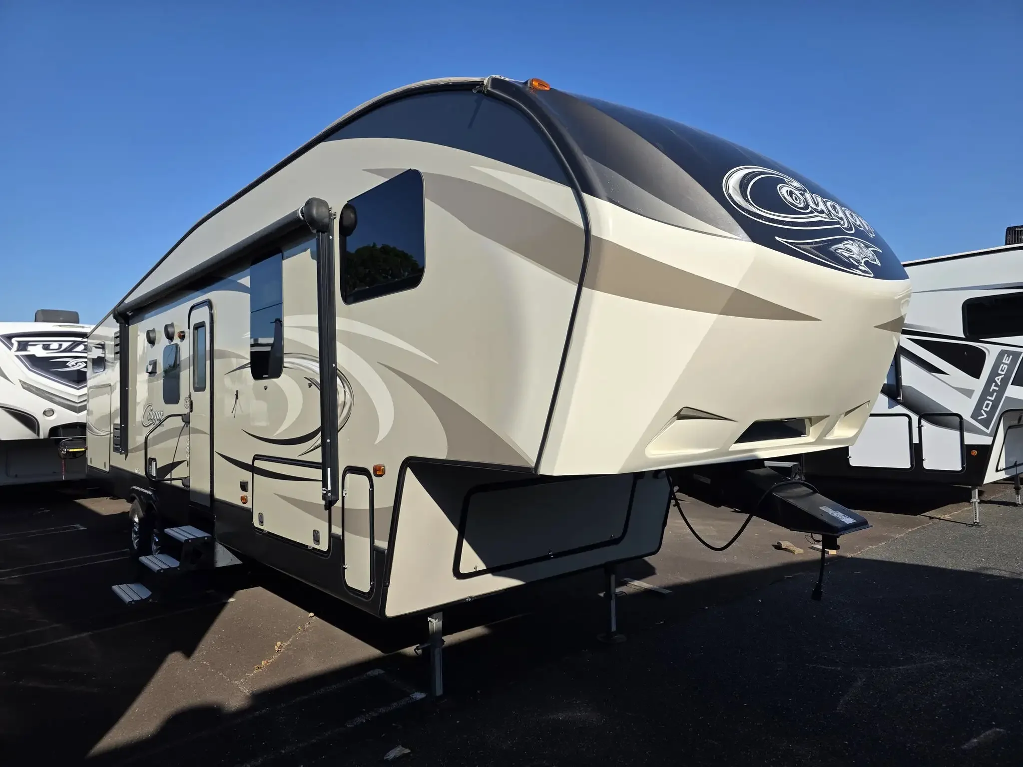 2017 Keystone Cougar 330RBK exterior
