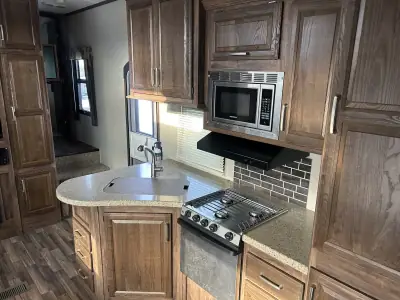 2017 Keystone Cougar 330RBK photo 15