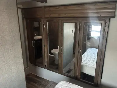 2017 Keystone Cougar 330RBK photo 24