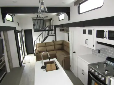 2026 Palomino PALOMINO PUMA 420LFT photo 13