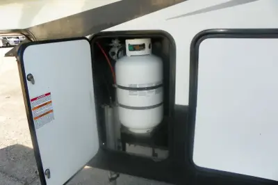 2018 Dutchmen Voltage V3605 photo 34